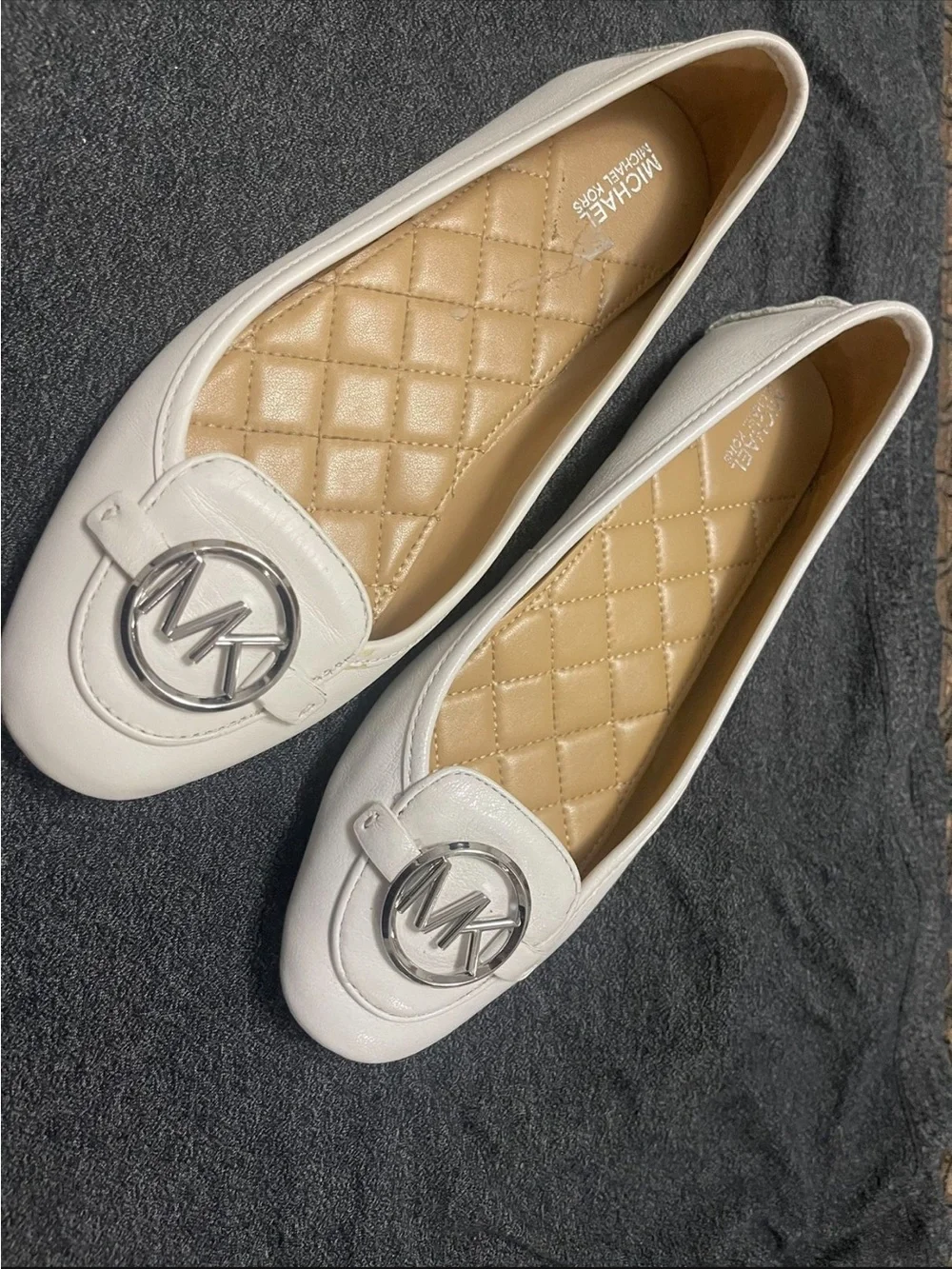 Michael Kors | Shoes | Michael Kors White Quilted Insole Logo Loafers ...